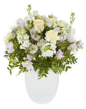 Beyaz çiçek buketi, beyaz vazo kesme yolu ile izole edilmiş beyaz arkaplan