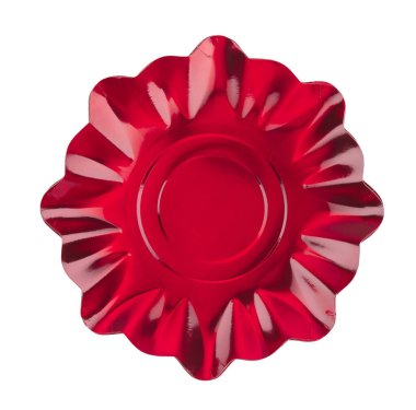 Yukarıdan çiçek açan kırmızı plastik çiçekler kırpma yolu ile izole edilmiş beyaz arkaplanı kesiyor