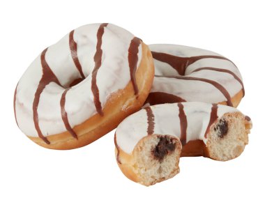 Kremalı Donutlar kırpma yolu ile izole edilmiş beyaz arkaplanı kestiler