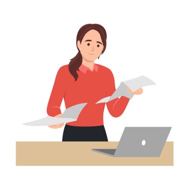 Genç başarılı iş kadını belgeleri okuyor. Gülümseyen genç bayan çalışan dizüstü bilgisayarla ofiste evrakları kontrol etmekle meşgul. Düz vektör çizimi izole edildi