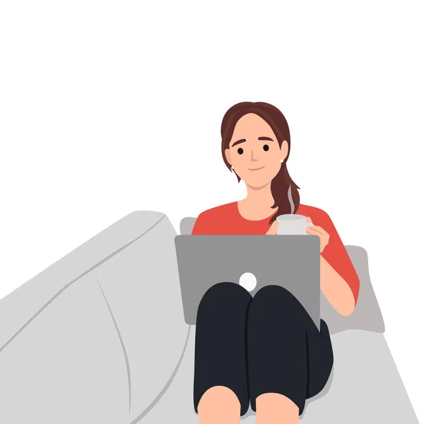 Женщина Серфинг Интернете Ноутбуком Привлекательная Девушка Сидящая Диване Друзьями Плоская — стоковый вектор