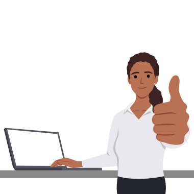 Bilgisayarda çalışan genç bir kadın internet hizmeti öneriyor. Mutlu bayan müşteri dizüstü bilgisayar uygulamasına tavsiye veriyor. Düz vektör çizimi beyaz arkaplanda izole edildi