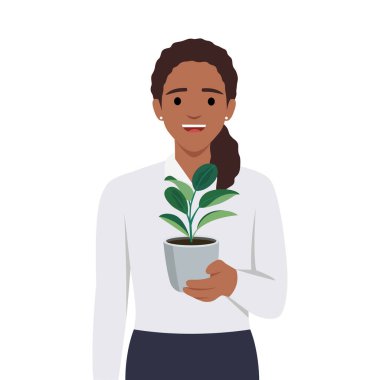 Rahat bir odada elinde bir bitkiyle duran genç bir kadın. Ev bitkileri yetiştirme ve yetiştirme kavramı. Bahçıvan ev bahçesiyle ilgileniyor. Düz vektör çizimi beyaz arkaplanda izole edildi