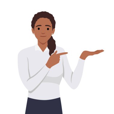 Güzel bir kadın parmaklarını sol üst köşesinde ve sağ köşesinde gösteriyor ve işaret ediyor. Mutlu yüz ifadesi tavsiyeleri ile bu kopya alanını kullanın. Düz vektör çizimi beyaz arkaplanda izole edildi