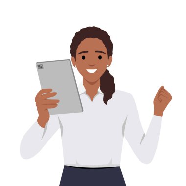 Genç, gülümseyen güzel bir kadın elinde tablet bir bilgisayar tutuyor beyaz arka planda izole edilmiş düz vektör çizimi.