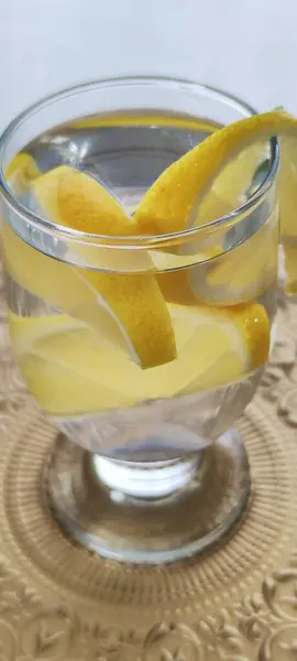 Vidro Vidro Água Limão Dentro Bela Foto Apresentação — Fotografia de Stock