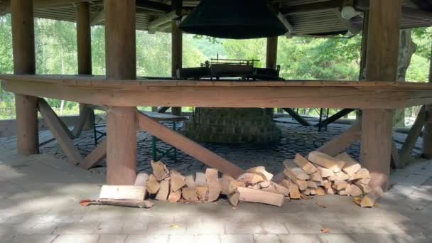 Large Wooden Gazebo Firewood Tandoor Barbecue Outdoor Cooking Sunny Summer — Stock Video
