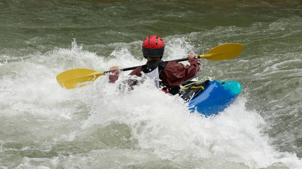Kayak Agua Espumosa —  Fotos de Stock