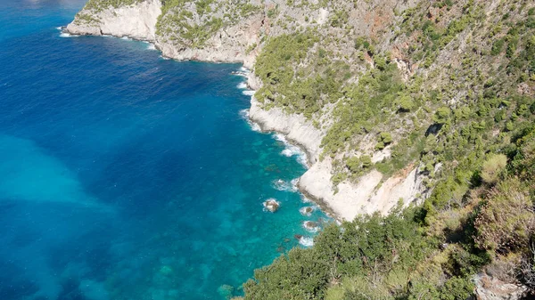 Luftaufnahme Der Felsigen Küste Mit Türkisfarbenem Meerwasser — Stockfoto