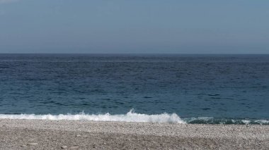 Deniz kıyısının güzel manzarası