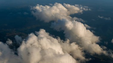 Yüksek irtifada bir bulutun hava görüntüsü