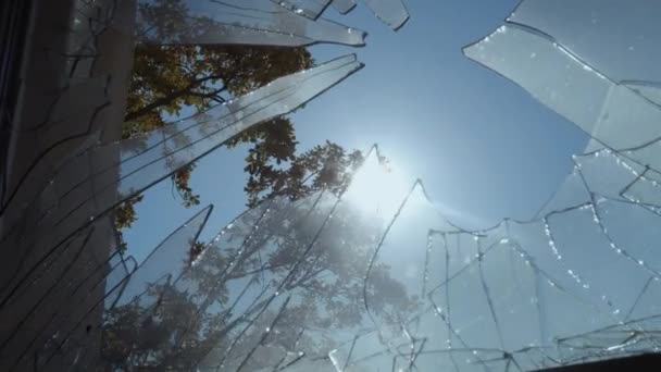 Розбите Вікно Променях Осіннього Сонця — стокове відео