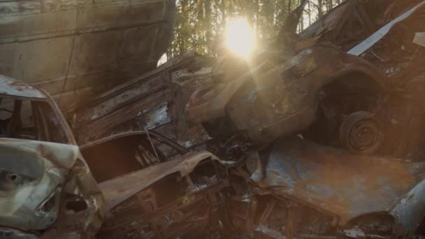 Vernietigde Auto Russische Aanval Bucha Zonlicht — Stockvideo
