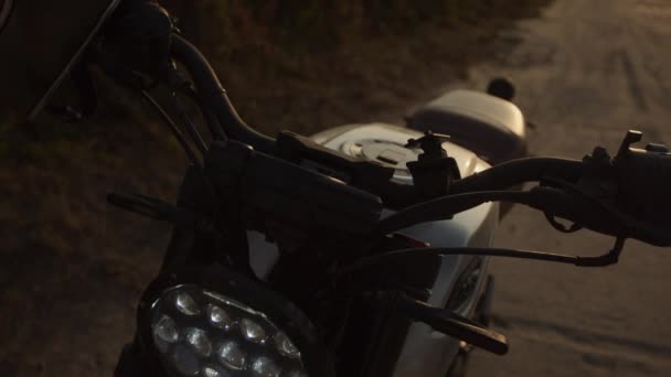 Мотоцикл Бездорожье Лучах Солнца — стоковое видео