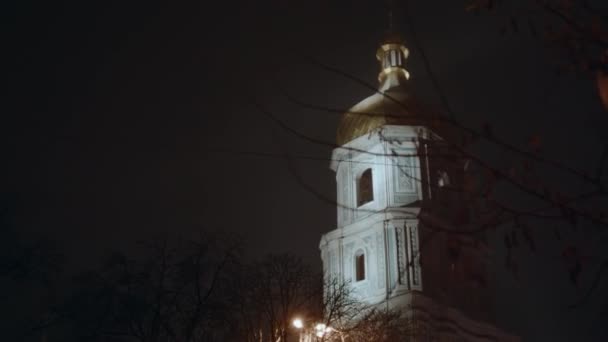 Софійський Собор Вечірньому Світлі Міста Тлі Темного Неба Взимку — стокове відео