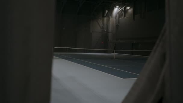 Пустой Синий Крытый Теннисный Корт — стоковое видео