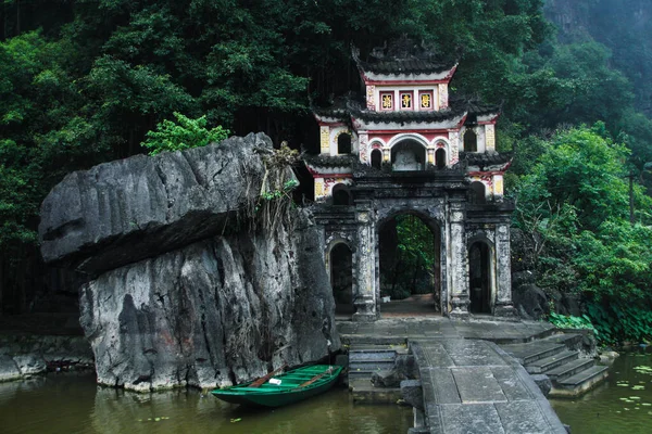 stock image An entrance to a pagoda in tam coc, vietnam 