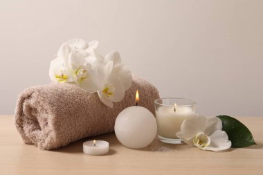 Orkide ve havluyla kaplıca hayatı