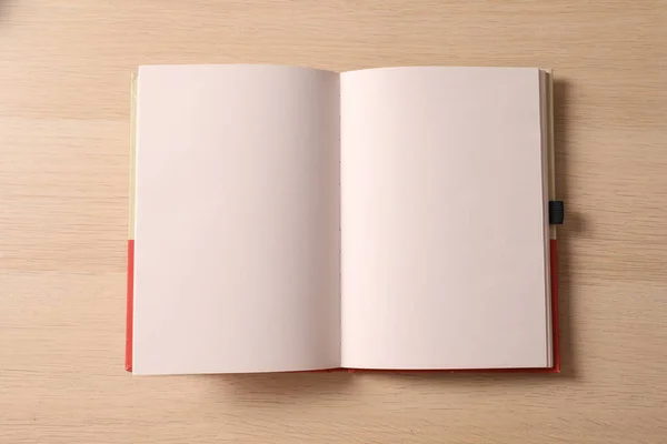 Notebook Lápis Branco Mesa Madeira Branca — Fotografia de Stock