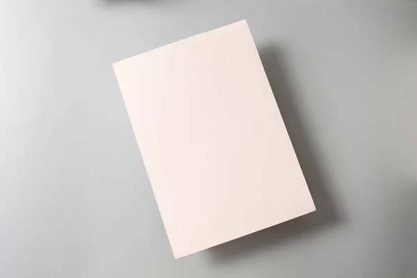Порожній Макет Білої Картки Фоні Рожевого Паперу Вид Зверху Плоский — стокове фото