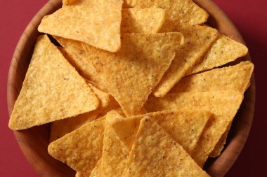 Tuz ve biberli tortilla cipsi..