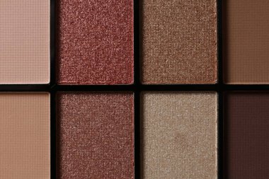 Gri arkaplanda dekoratif kozmetik seti