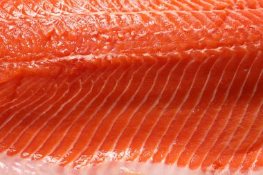 Baharatlı ve otlu somon filetosu..