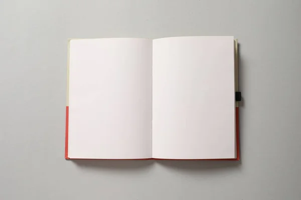 Horní Pohled Bílý Prázdný Notepad Izolovaný Šedém Pozadí — Stock fotografie