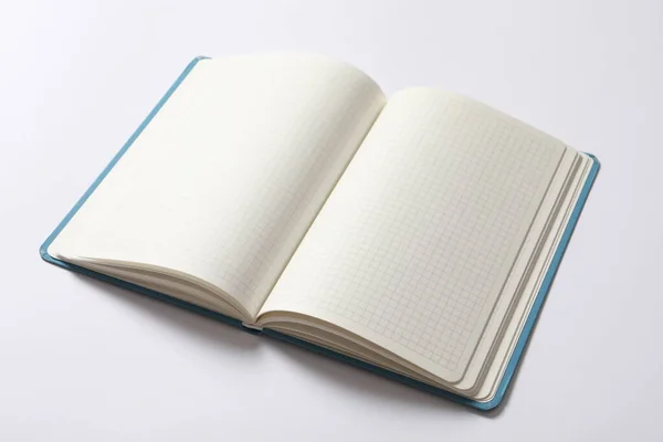 Open Blanco Notitieboek Witte Achtergrond Bovenaanzicht — Stockfoto