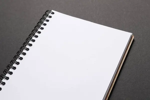 Fehér Notebook Üres Oldallal Tollal — Stock Fotó