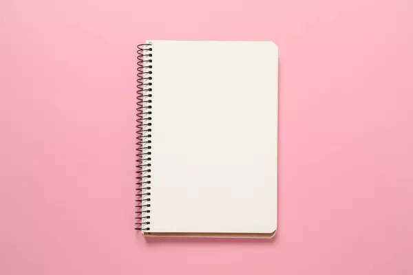 Prázdný Zápisník Tužka Izolované Růžovém Pozadí — Stock fotografie