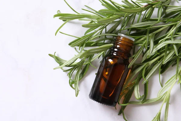 Biberiye yağı ve biberiye şişesi