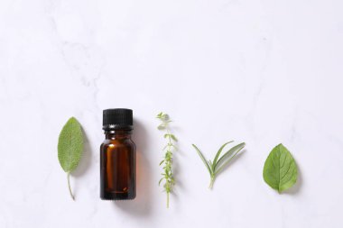 Taze biberiyeli gerekli şişe.