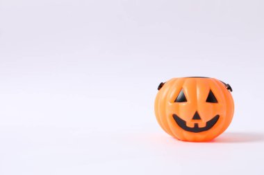 beyaz arkaplanda balkabağı