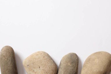 Taşlı spa bileşimi