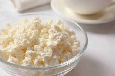 Süzme peynirli kase.