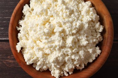 bir kase süzme peynir