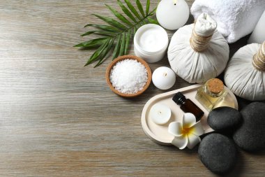 ahşap bir masa güzel spa kompozisyonu