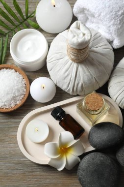 Spa odasındaki güzel spa kompozisyonu