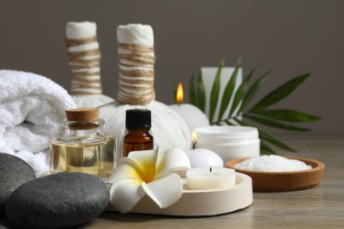 Spa odasındaki güzel spa kompozisyonu