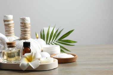 Masadaki güzel spa kompozisyonu