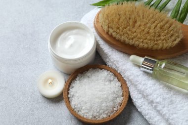 Işık arkaplanındaki güzel spa kompozisyonu 