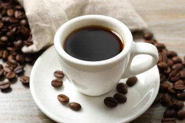 Bir fincan kahve, yakın çekim.