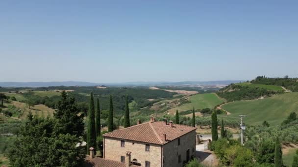 Vacker Lantgård Toscana Omgiven Toscana Typiska Fält Italien Antenn Som — Stockvideo