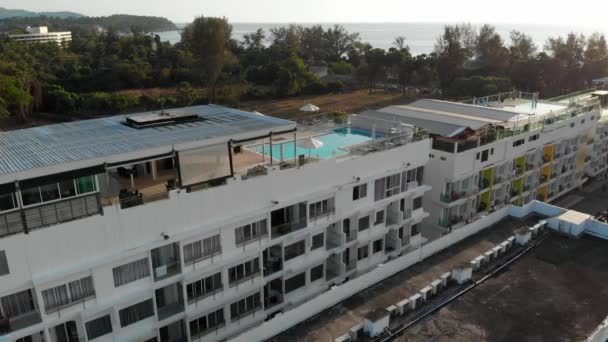 Çatı Havuzu Deniz Manzarası Karon Manzarası Bar Sahil Yeşil Doğa — Stok video