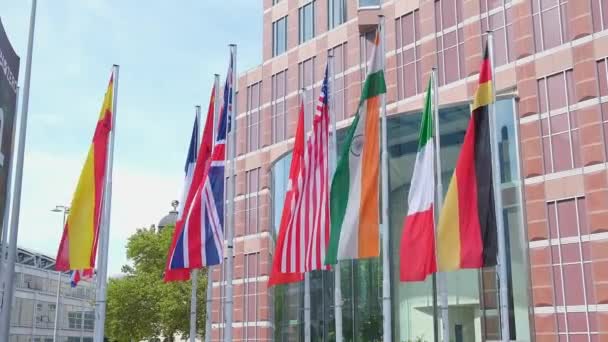 Die Europaflagge Deutschland Usa Und Saudi Arabien Flagge Usa England — Stockvideo