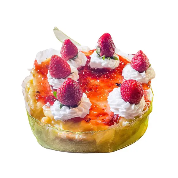 Çilekli, reçelli ve çırpılmış kremalı leziz cheesecake.