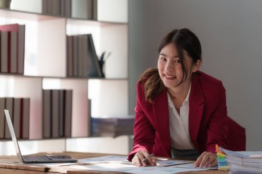 Beautiful business woman analyze fund investment. Business Consulting, Accounting, finance investment concept.