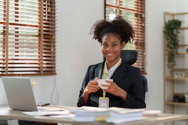 Accountant Black Woman Working Laptop Document Tax Exchange Accounting Financial —  Fotos de Stock
