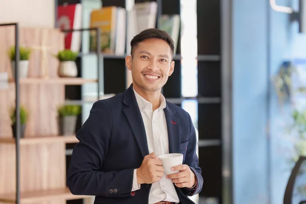 Smiling Asian Banker Makes Financial Report Studies Annual Figures Analyzes — Stock Photo, Image